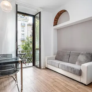 sweet-apartment-near-the-city-center-milan.italymilanhotels.net/