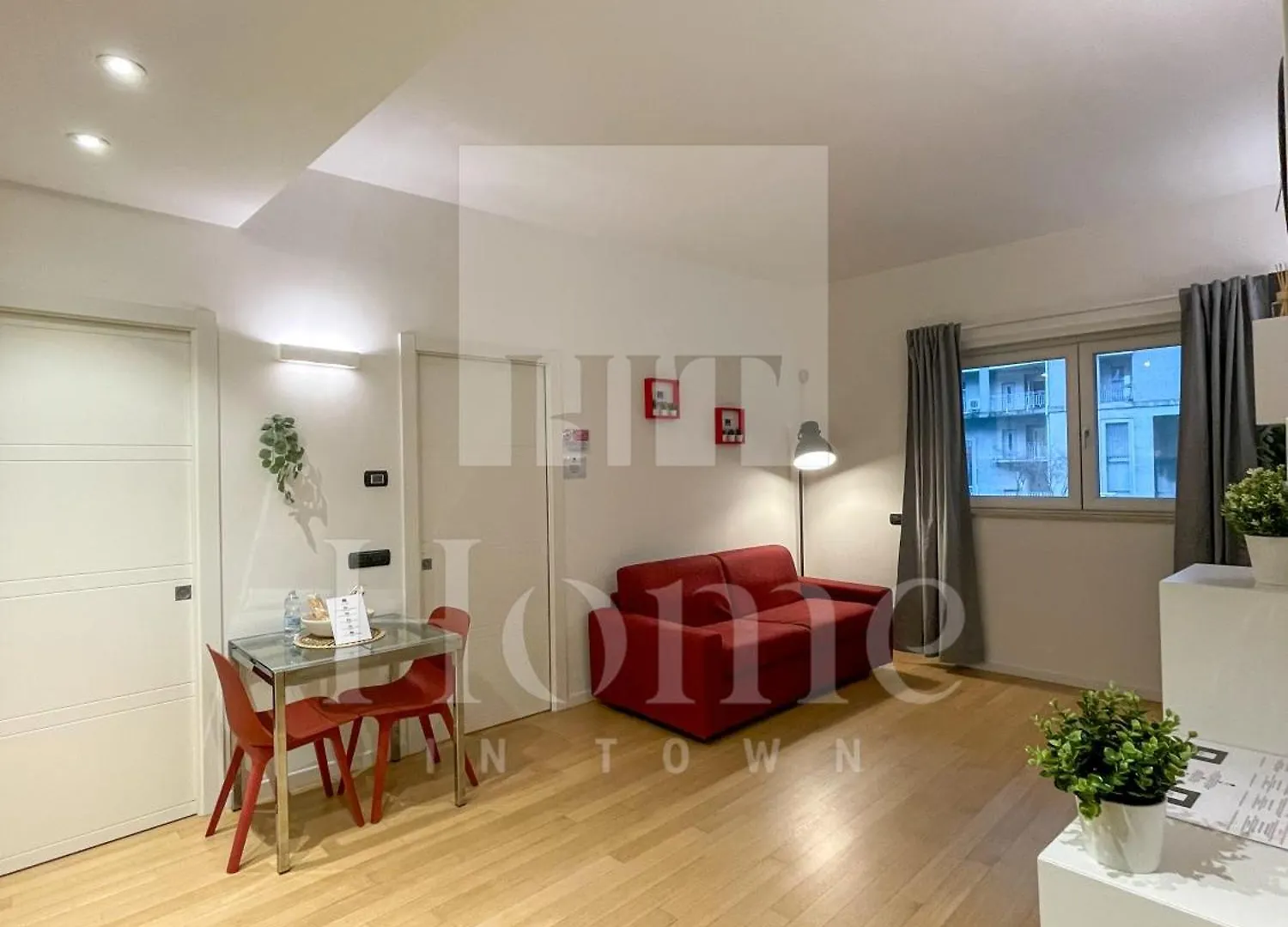 Home In Town - Porta Nuova District Milan Apartment